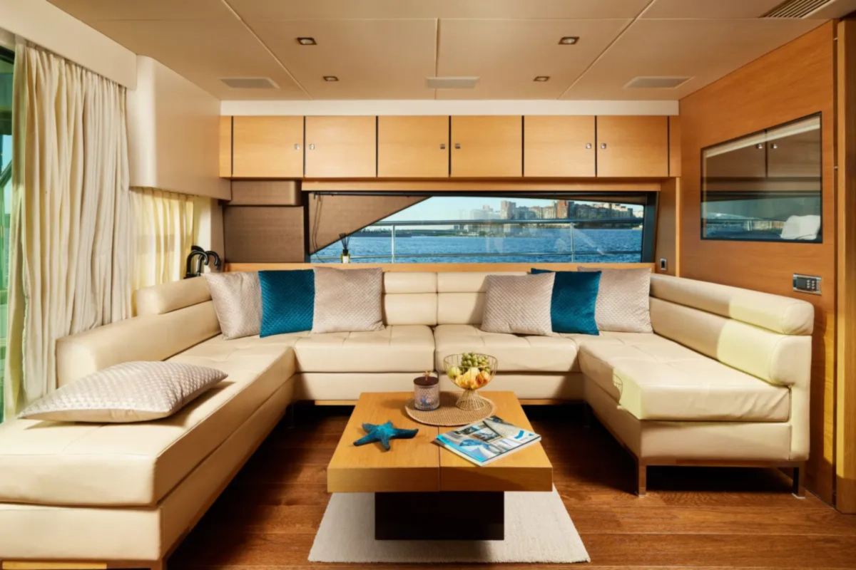 Яхта FAIRLINE 65 image- 17